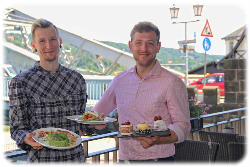 Küchenchef Roy Geißler und Toscana-Chef Clemens Eisold zeigen, in welche Richtung sie das Café weiterentwickeln wollen.  Foto: Sabine Mutschke für das Toscana