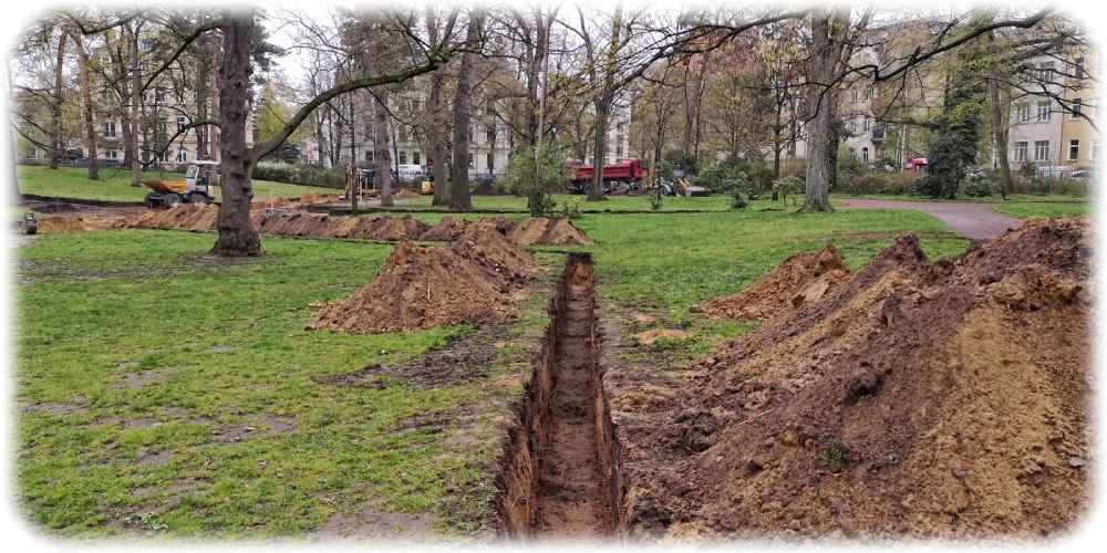 Die ersten Gräben im Hermann-Seidel-Park sind ausgehoben. Foto: Ralf Dießelmann