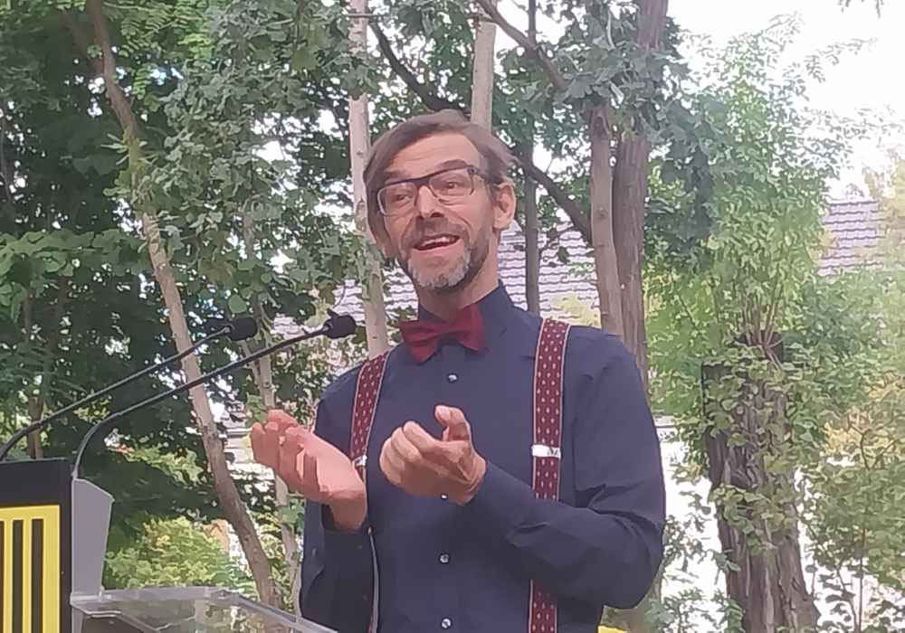 Freut sich, dass es endlich mit dem Park Haydnstraße geklappt hat: Stadtbezirksamtsleiter Christian Barth. Foto: Heiko Weckbrodt