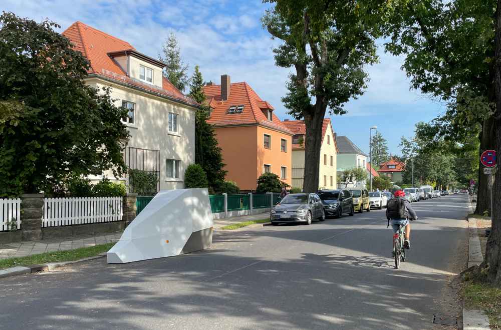 So sieht der Blitzer-Anhänger aus, den die Stadt Dresden nach dem Jenaer Modell nun auch testet - und zwar auf der Kipsdorfer Straße. Foto: LHD