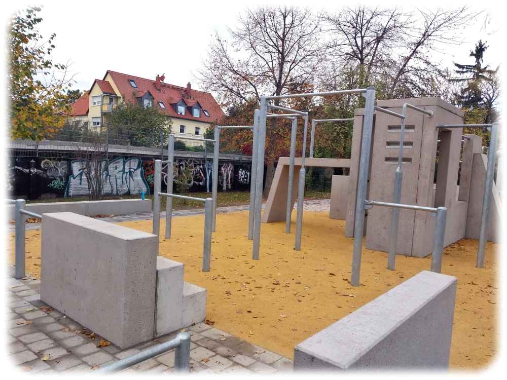 Die neue Parkour-Anlage an der Haenel-Clauß-Straße in Gruna. Foto: Heiko Weckbrodt