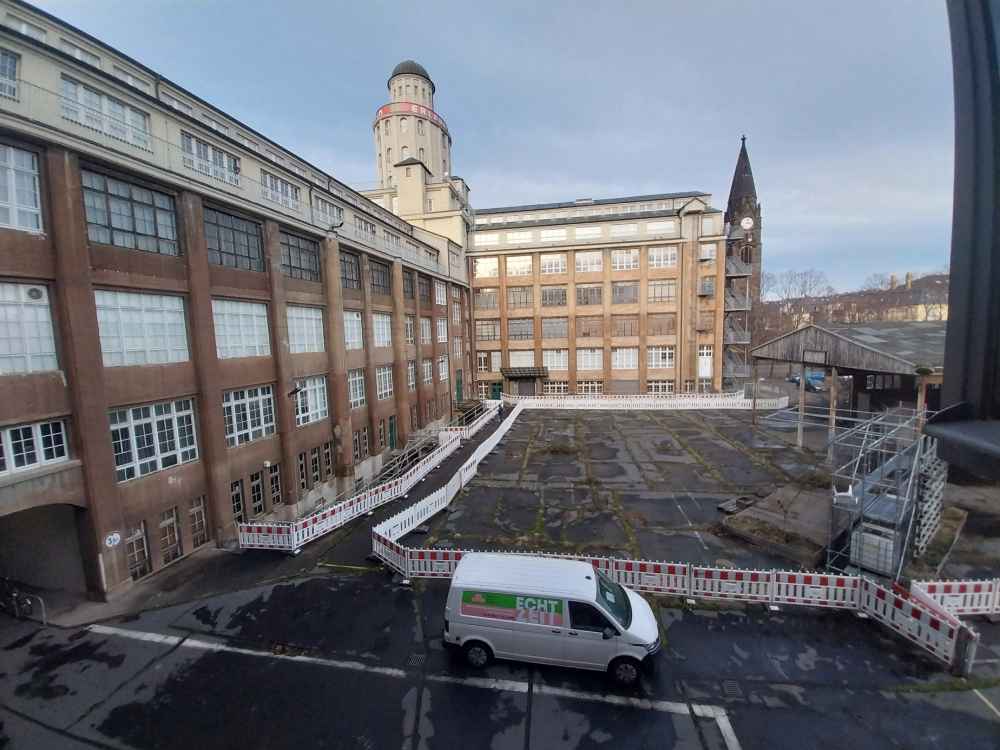 Technische Sammlungen Dresden: Blick in den baufälligen Innenhof. Foto: Heiko Weckbrodt