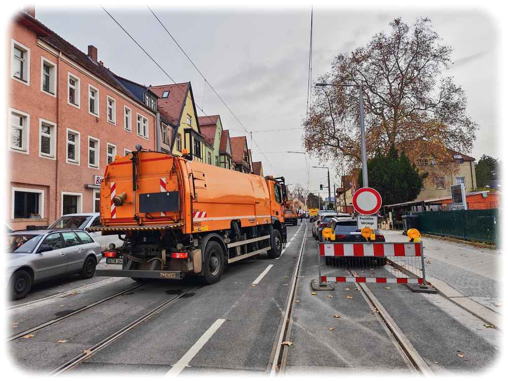 Noch Baustelle, aber eigentlich schon fertig: Ab 15. November 2025, 18 Uhr, rollen auf der Österreicher Straße in Dresden-Laubegast auch legal wieder die Autos. Foto: Heiko Weckbrodt