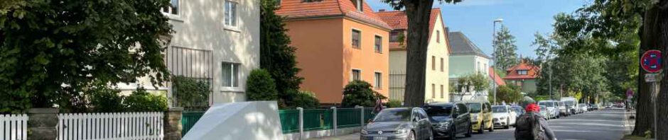 So sieht der Blitzer-Anhänger aus, den die Stadt Dresden nach dem Jenaer Modell nun auch testet - und zwar auf der Kipsdorfer Straße. Foto: LHD