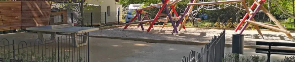 Anstelle des Pacht-Garagenhofs aus DDR-Zeiten ist ein neuer Spielplatz im Hermann-Seidel-Park entstanden. Foto: Ralf Dießelmann